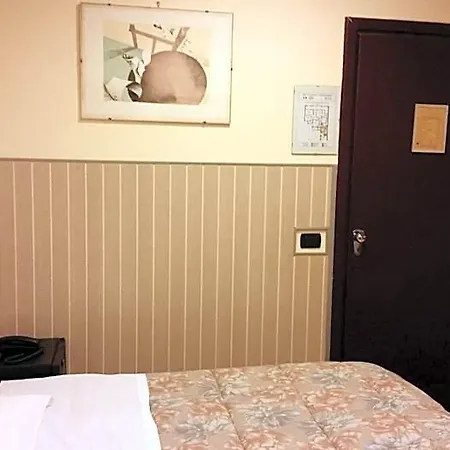 Hotel Croce Di Malta 2*
